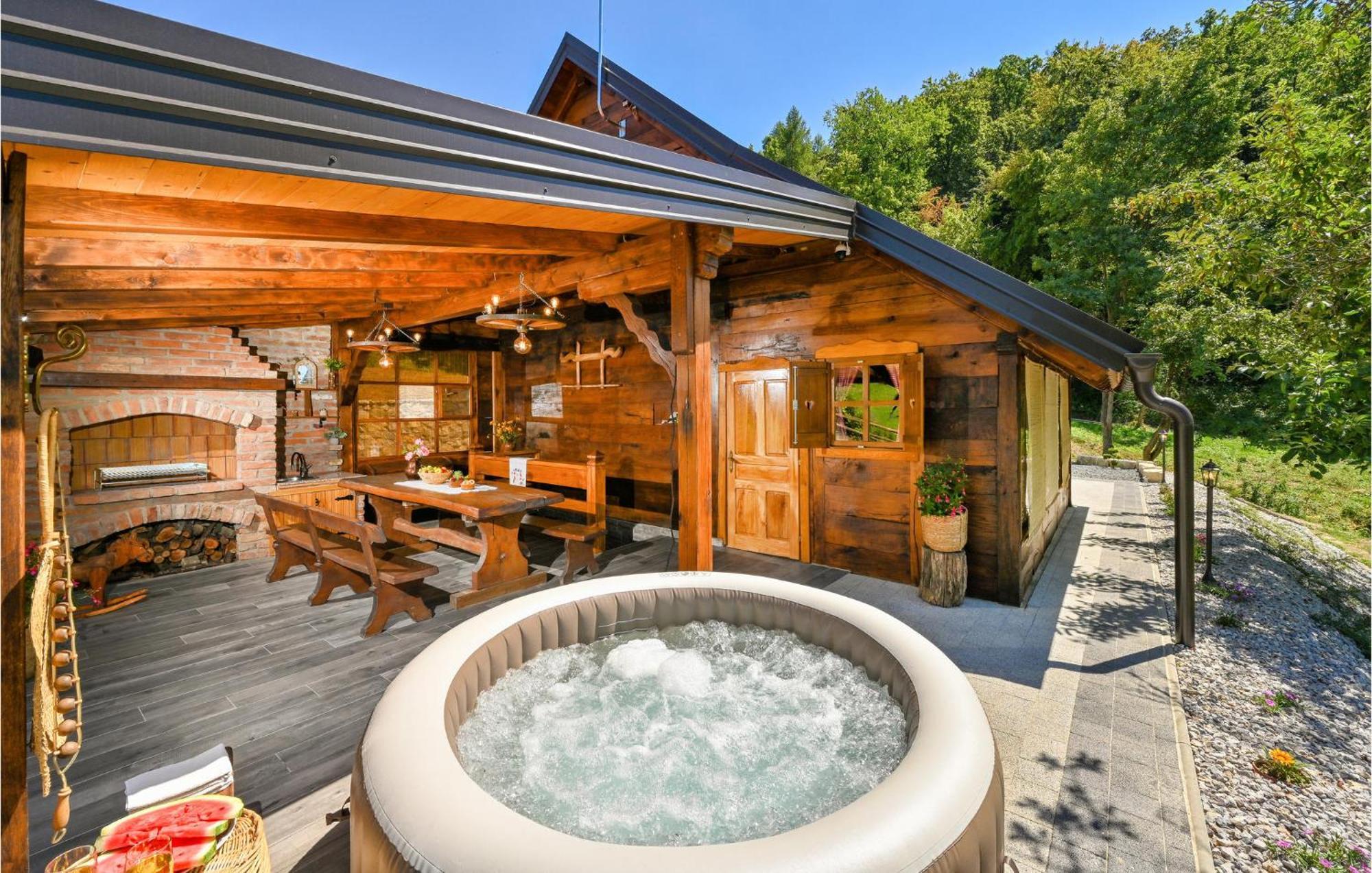 Pet Friendly Home In Varazdin Breg With Jacuzzi Exterior photo